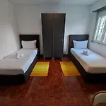 Airport Gal Olivais Conforto, Terraco E Localizacao Premium Nos Olivais Guest house
